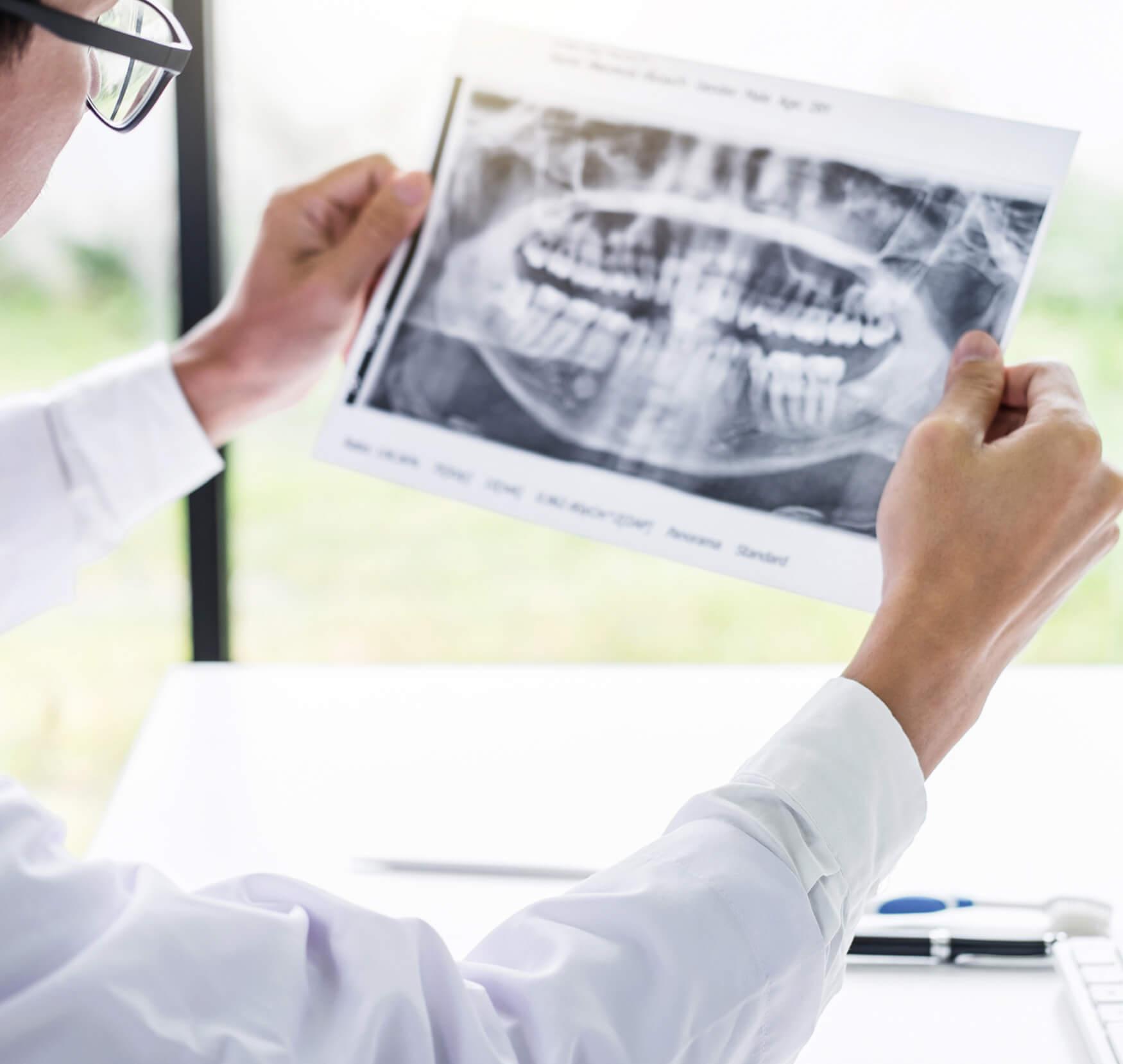 Maxillofacial surgeon near me